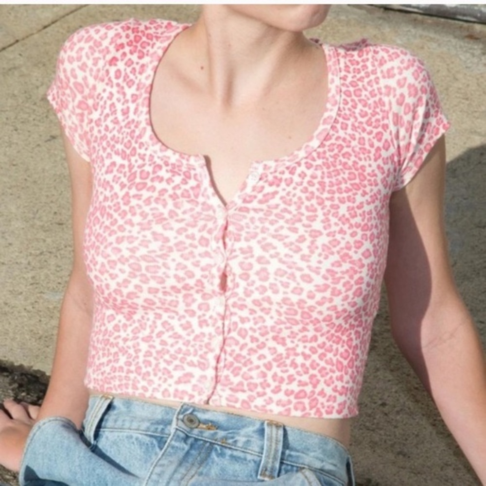 Brandy Melville pink cheetah Zelly top